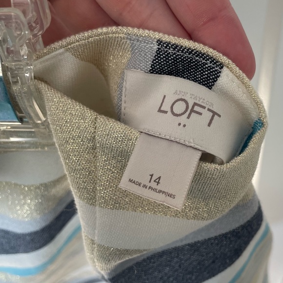 NWOT Loft Skirt with gold sparkle detail - Picture 3 of 4